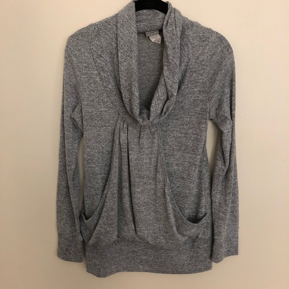 Flattering Grey Sweater - Picture 2 of 3